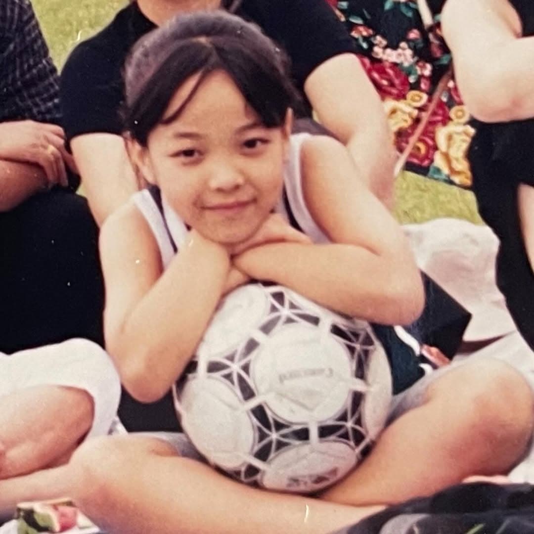 -엄마랑딸나예전부터운동좋아했던거 맞네...남들은 인형들고있을때축구공을 들고있네...😝