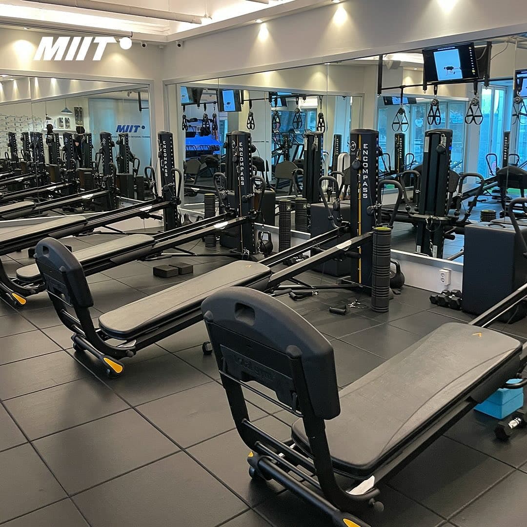 - MIIT PLACE ️ 센트라스점 -“The way to be better” 센트라스점 밋과 함께 더 나은 삶으로 나아가는 길!입구부터 운동욕구 뿜뿜인 센트라스점 최근 인테리어를 리모델링 해 모든 게 새 (2)